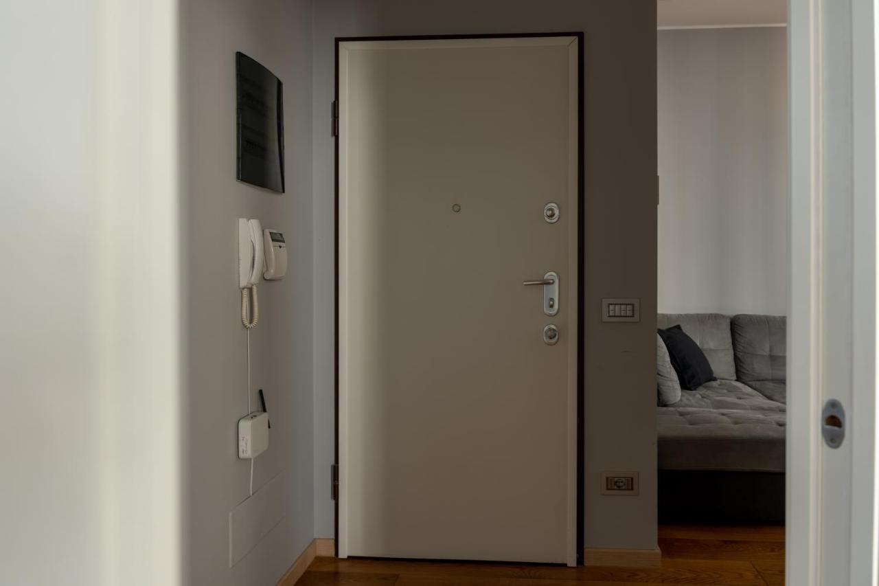5 Min Duomo Luxury Home In Brera Design District Milan Luaran gambar