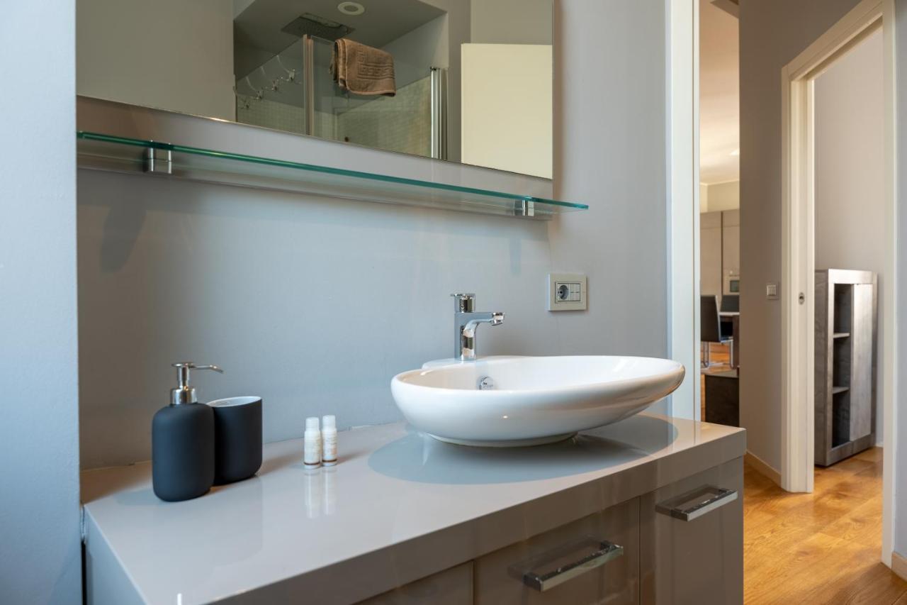 5 Min Duomo Luxury Home In Brera Design District Milan Luaran gambar